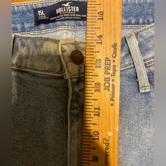 Women’s Size 15L Hollister Curvy Ultra High Rise Mom Distressed Jeans - Picture 9 of 16